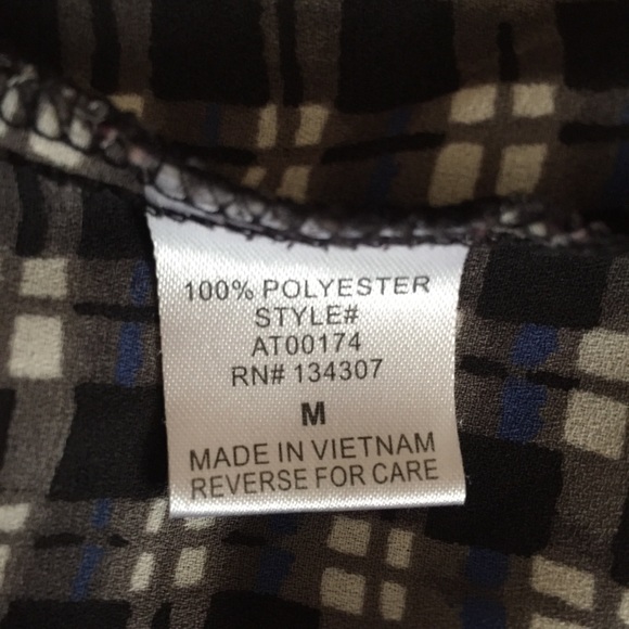 ✨SALE✨ Plaid Button-Up Shirt by Lumière - Picture 7 of 8